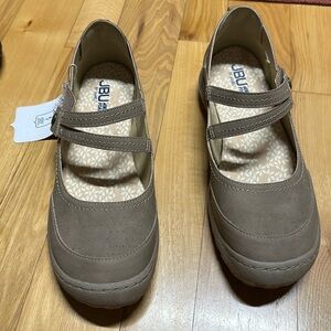 JBU by Jambu size 8.5